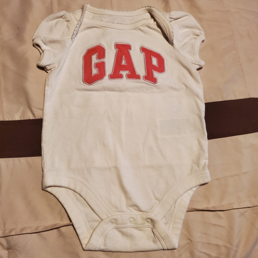Baby GIRL GAP Logo Bodysuit